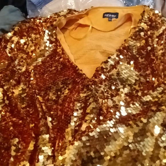 #10❤️ PERIODT TWIST FRONT SEQUIN TOP - PATRICK STARRR X FTF - Picture 6 of 8